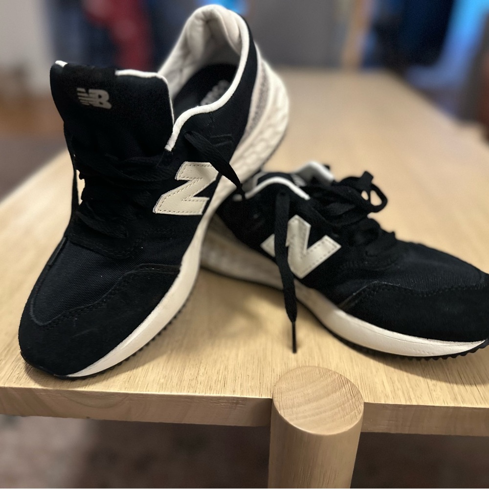 New Balance - Picture 2 of 5